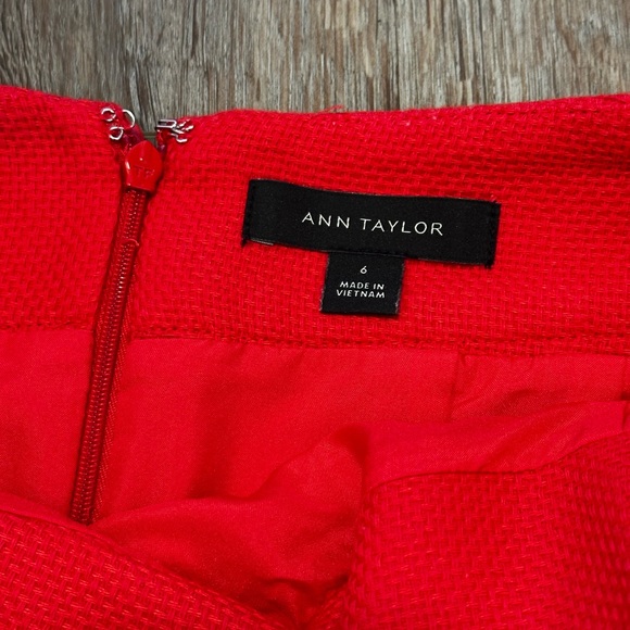 Red Ann Taylor skirt ❤️ - Picture 1 of 6